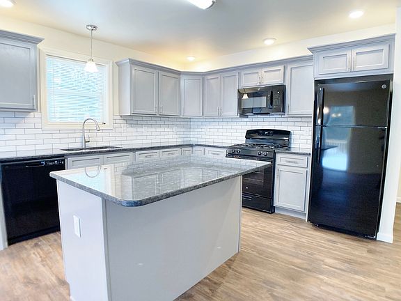3rd image of 107 Driftwood Dr #107