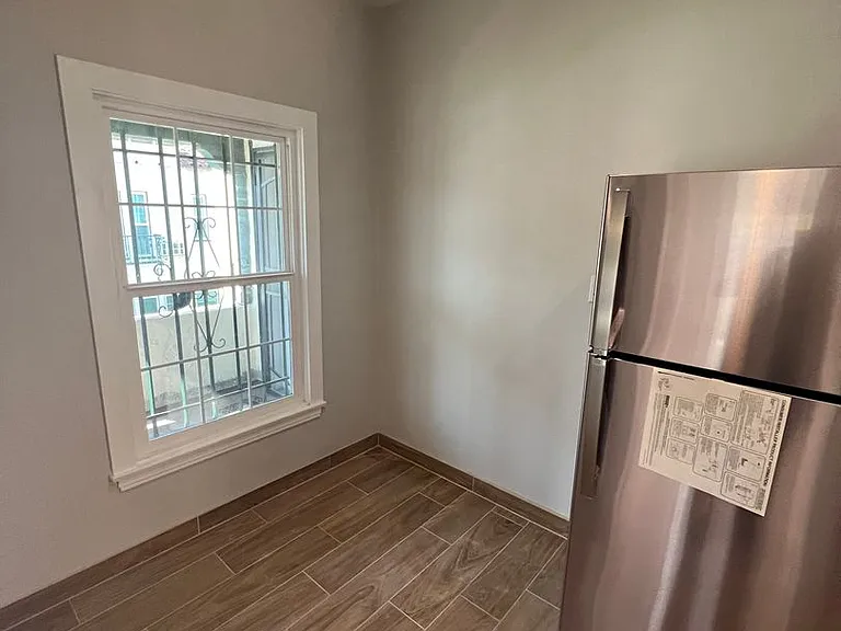 4145 Garthwaite Ave — Photo 5
