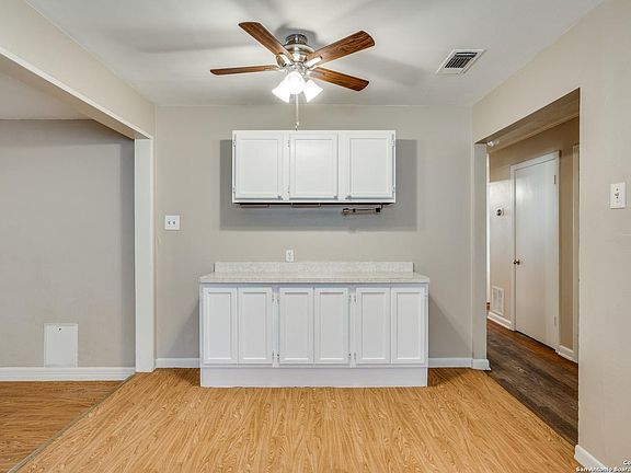3rd image of 1327 Fulton Ave