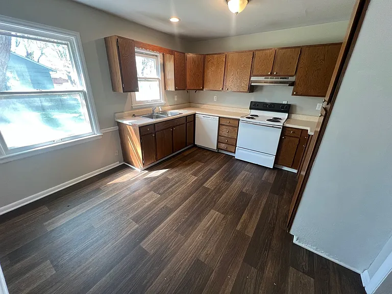 8901 E Gregory Blvd — Photo 21