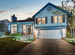 1662 Warrington Ln, Crystal Lake, IL 60014