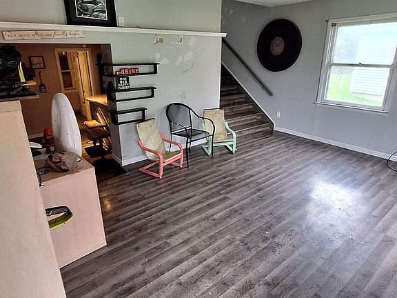 5th image of 7406 Bradbury Ave