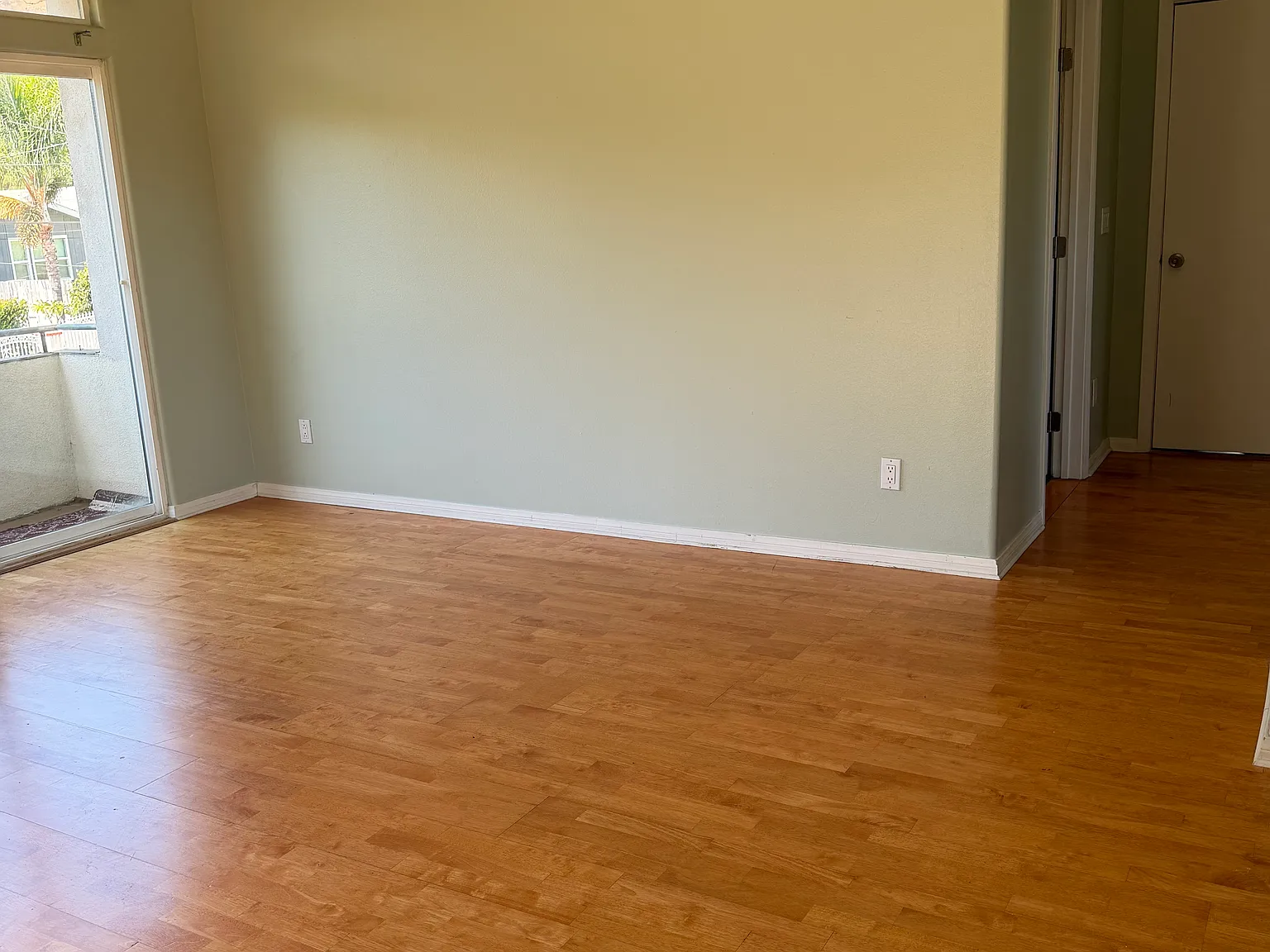 Studio, 500 sqft, $1,500 — Photo 2