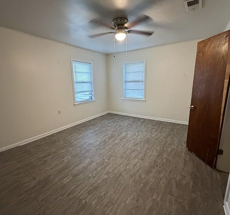 7th image of 103 W Thomas St