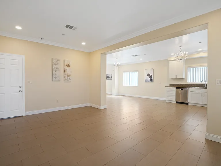10562 Lexington St — Photo 5
