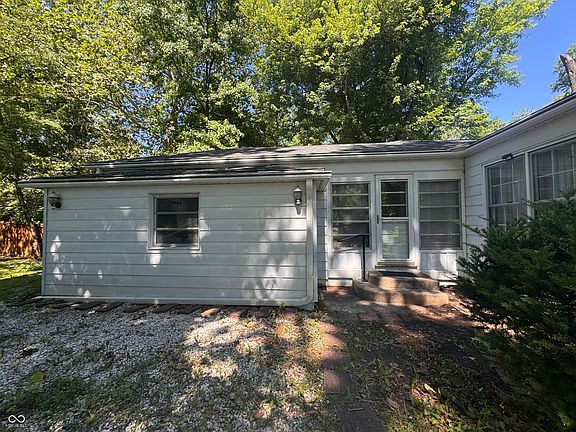 3rd image of 5924 Allisonville Rd