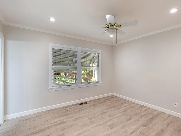 1032 Pueblo Ave — Photo 11