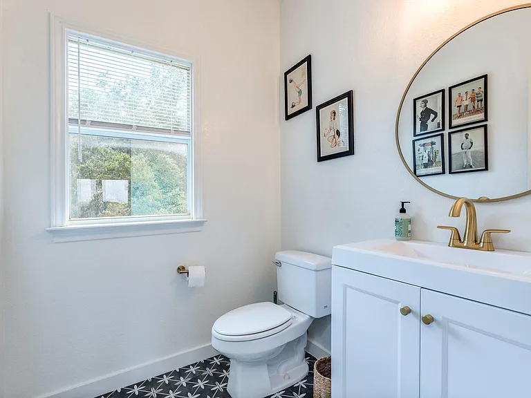 22401 Briarview Dr — Photo 12