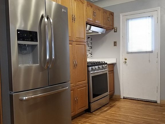 4th image of 3020 N Odell Ave