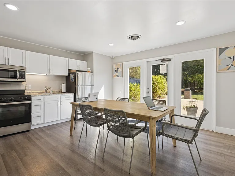 Parchment Point Townhomes — Photo 15