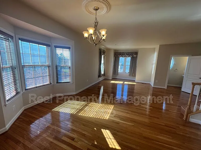 10519 Old Ellicott Cir — Photo 12