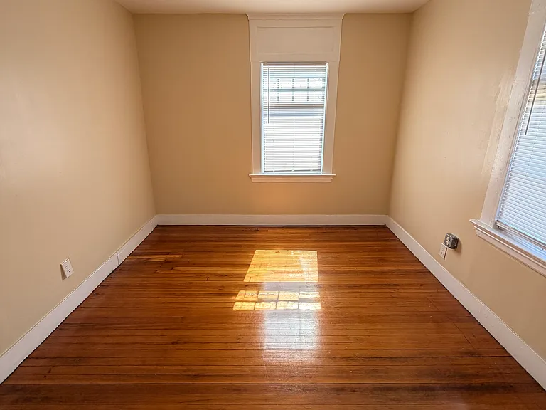 703 George St — Photo 15