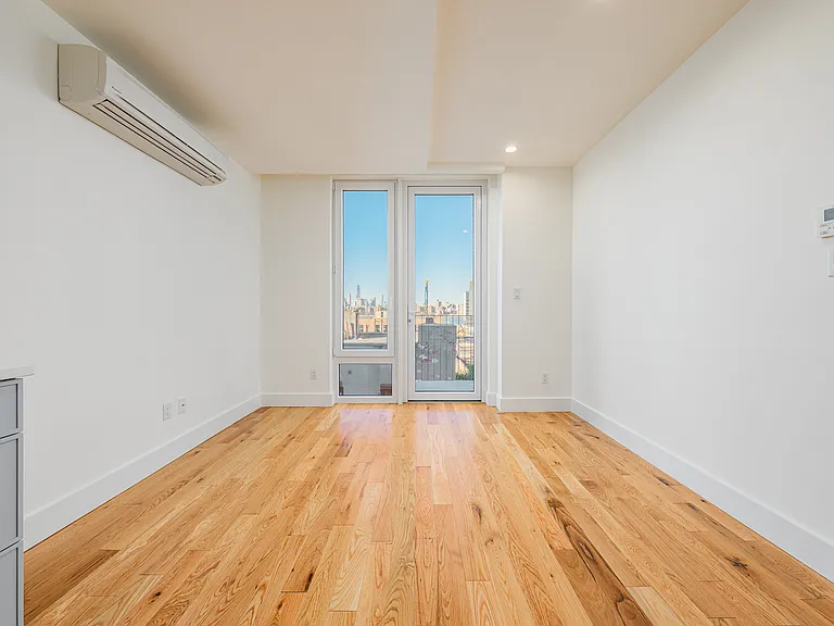 33 Franklin St #301 — Photo 4