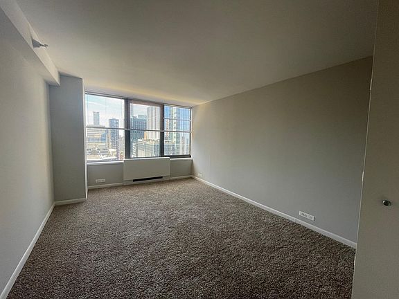 4th image of 259 E Ontario St #602