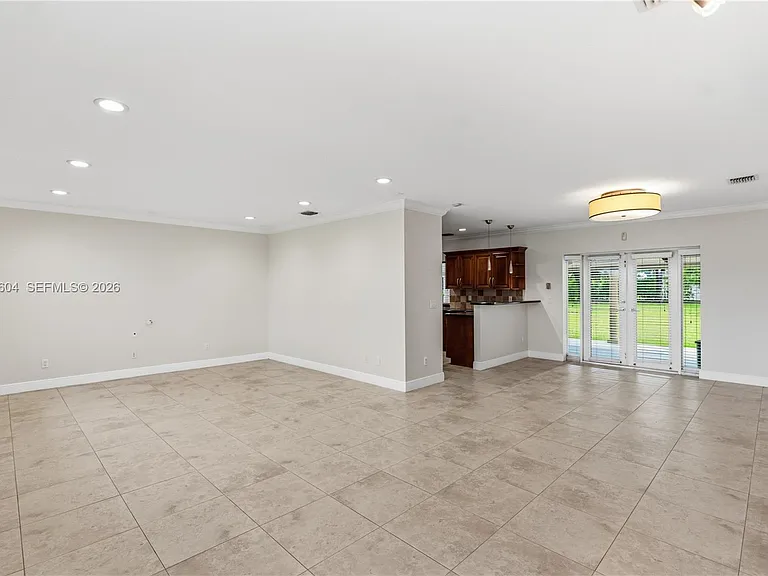 6801 SW 102nd Ave — Photo 38