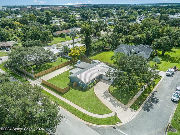 3rd image of 2901 Forest Dr