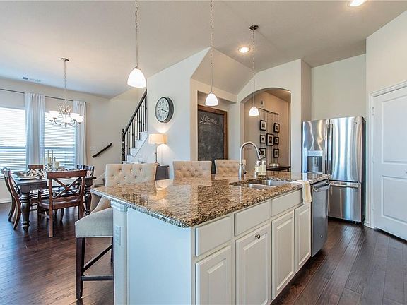 4th image of 1902 Brookhill Dr