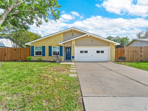 2030 Victoria Rd, Carrollton, TX 75007