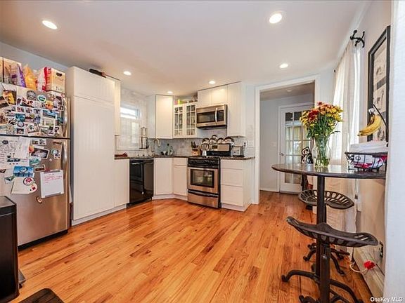 5th image of 2769 Park Ave