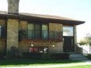 8324 Woodland Dr, Darien, IL 60561