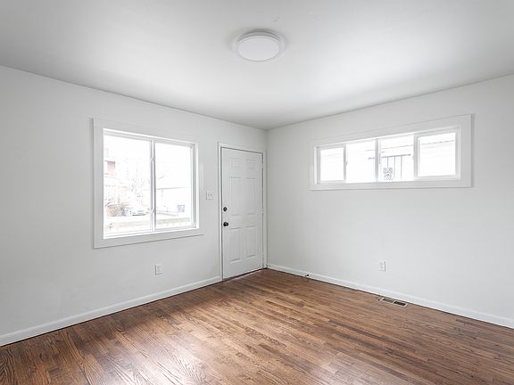4th image of 2108 Blackford St