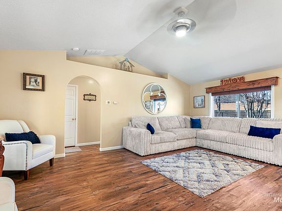 5th image of 733 Beta Cir
