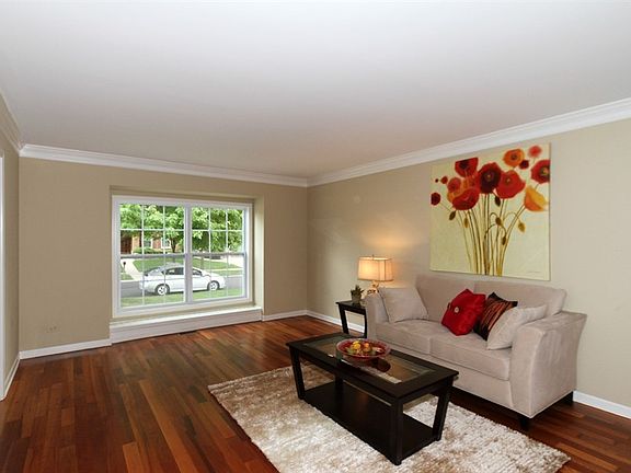 5th image of 1017 Augustana Dr