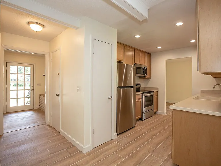 2242 King Johns Ct — Photo 5