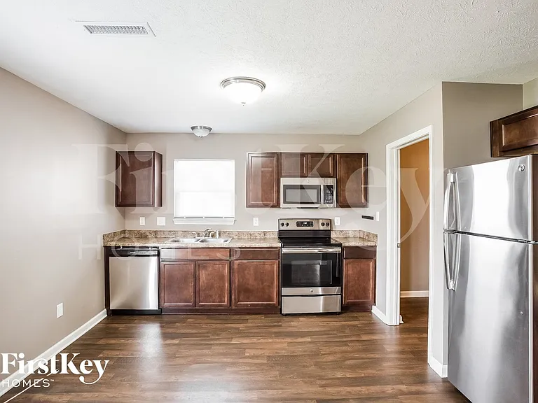 2822 Beethoven Ave — Photo 5