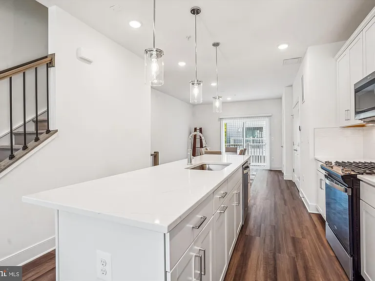 845 King Farm Blvd — Photo 12