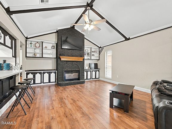 3rd image of 222 Shekel Dr