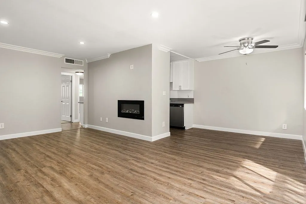 Brody Terrace Apartments — Photo 3
