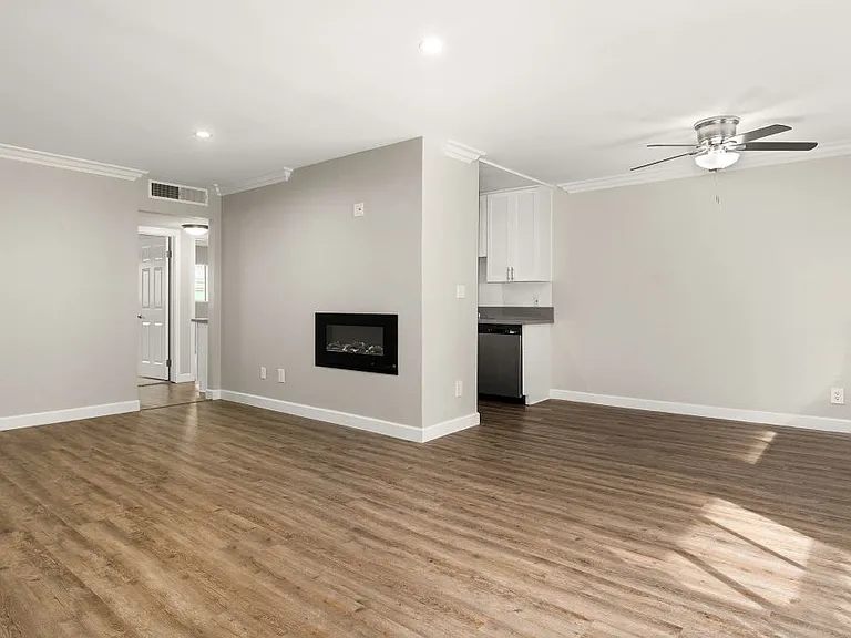 Brody Terrace Apartments — Photo 3