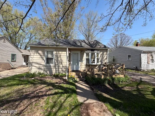 1387 Webber Ave, Burton, MI 48529