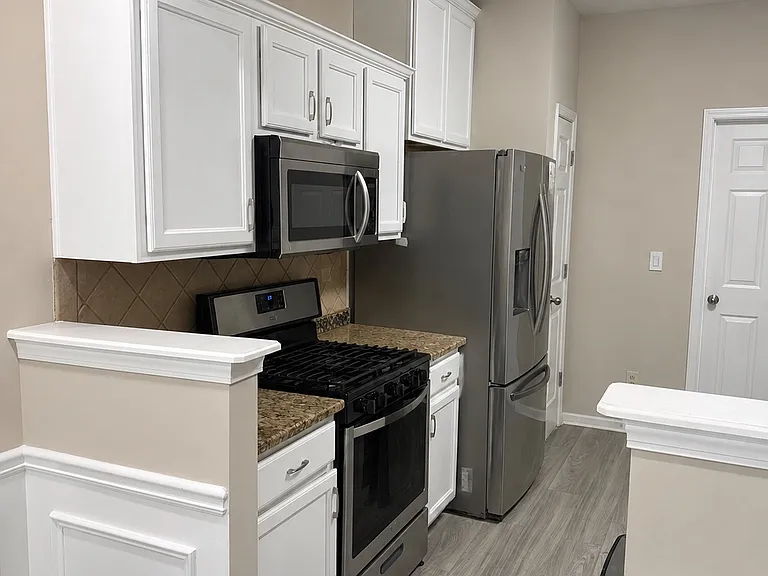 6010 Ellington Cv — Photo 10