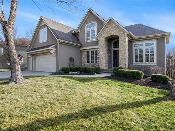 16553 Birch St, Overland Park, KS 66085