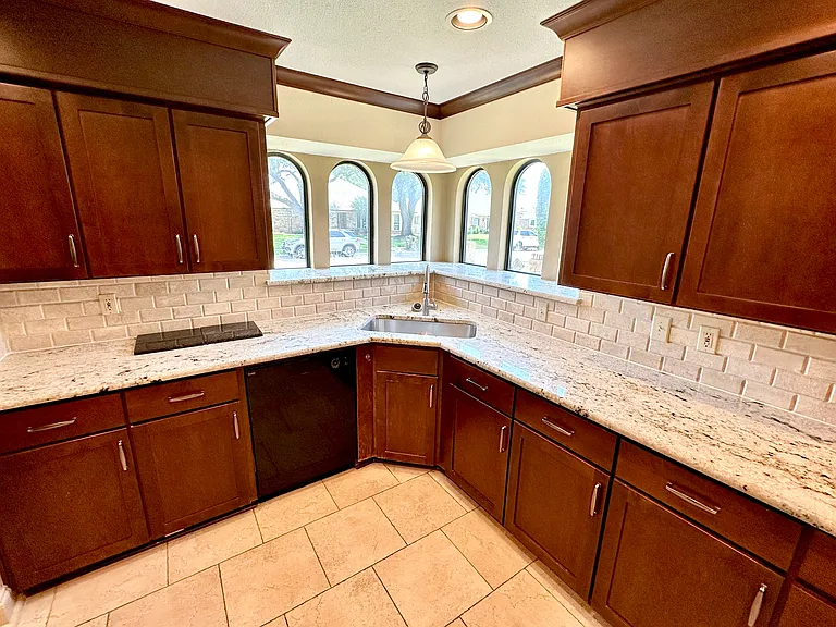 6513 Elkhurst Dr — Photo 8