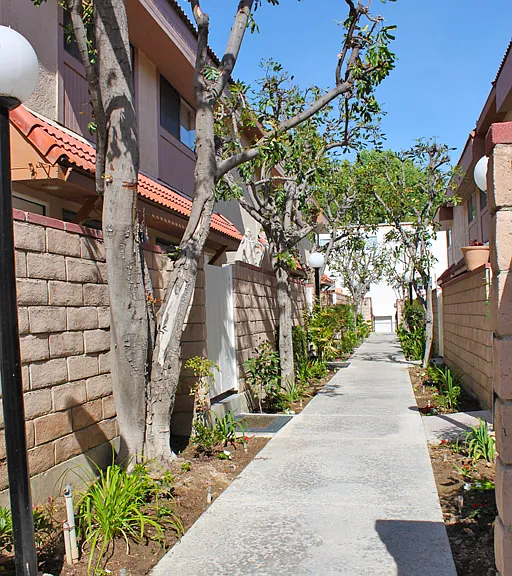 Gresham Townhomes — Photo 2