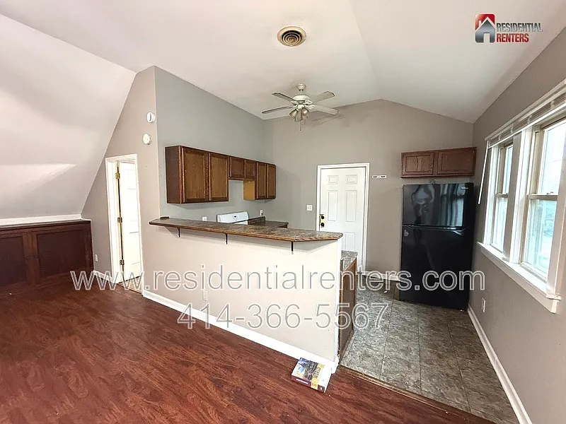 3 bed, 1.0 bath, 1100 sqft, $1,125 — Photo 4