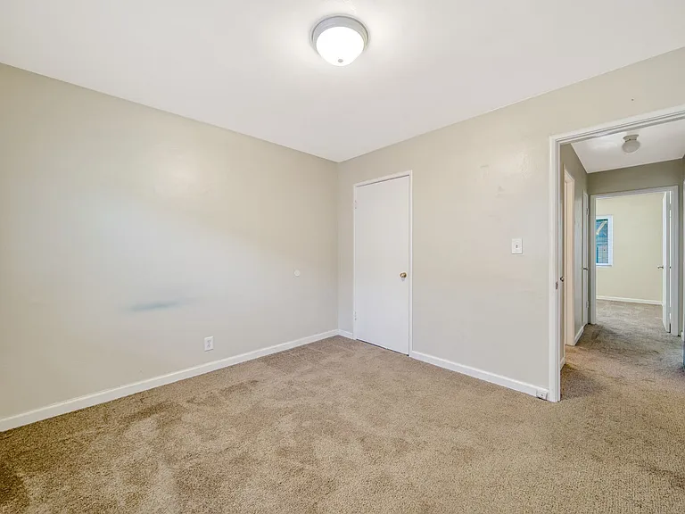 1821 Woodland Ave — Photo 10