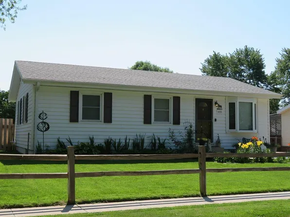 4333 N 14th St, Carter Lake, IA 51510