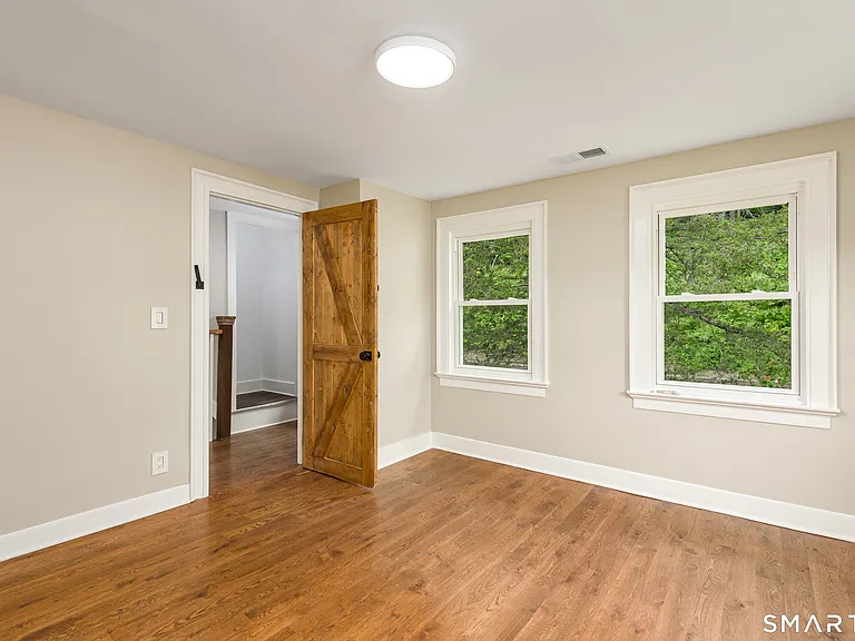 560 Manchester Rd — Photo 28
