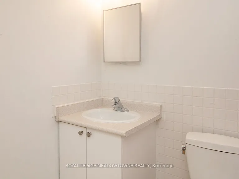 1017 Seneca Ave #408 — Photo 21