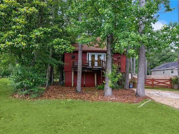 18285 Cusachs Dr, Covington, LA 70433