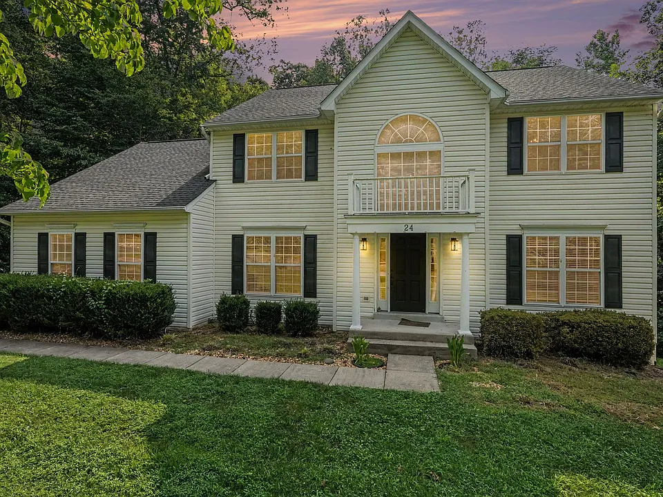 24 Crestwood Ln