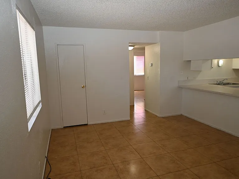 302 Eastminister Ct #A — Photo 22