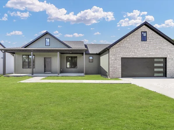 2815 Haydon Dr, Urbana, IL 61802