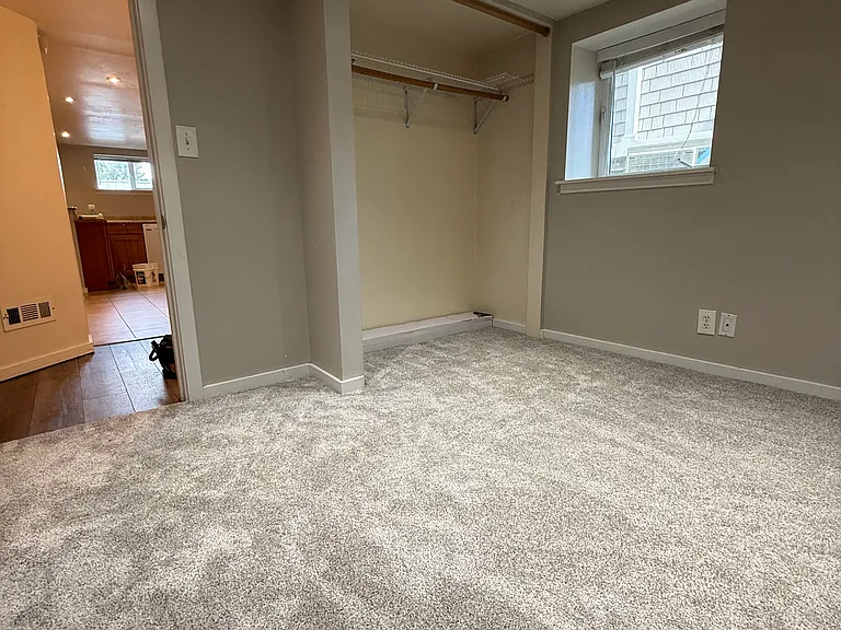 519 W McGraw St #B — Photo 9