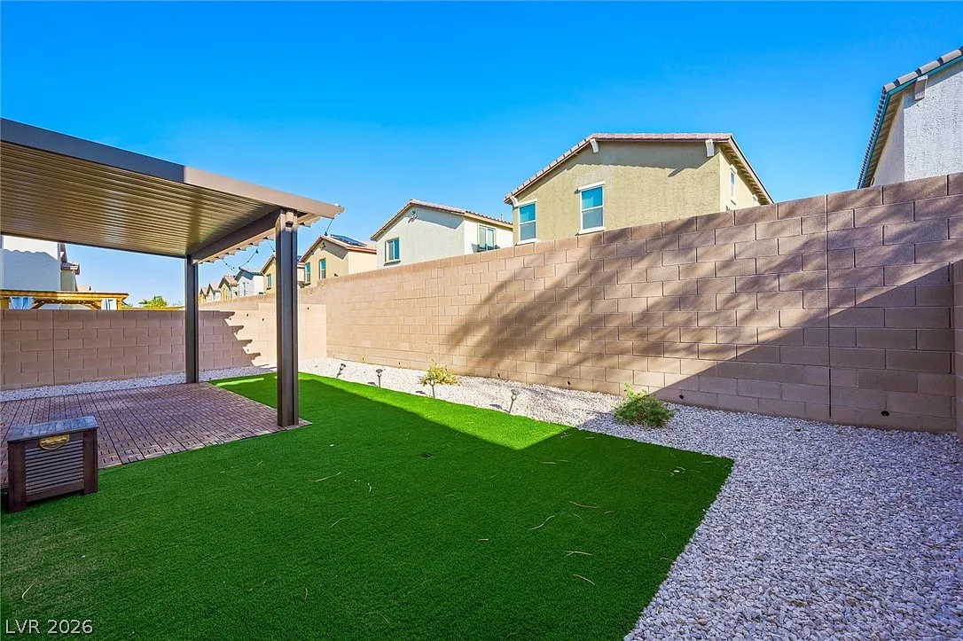 5 bed, 3.0 bath, 2643 sqft, $2,800 — Photo 2