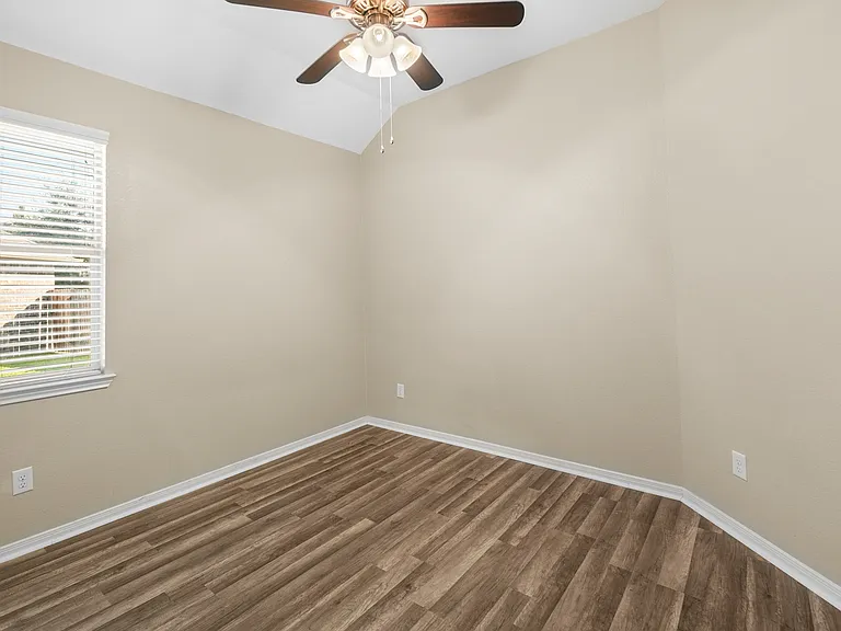 8602 Austin Thomas Dr — Photo 11